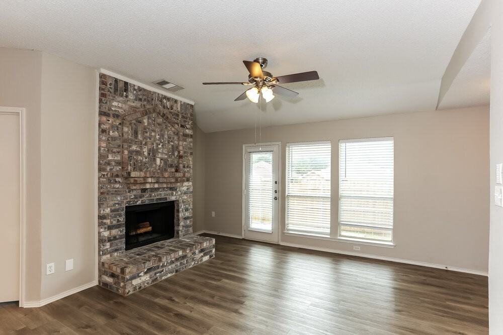 7445 Arbor Hill Dr - Photo 7 of 20
