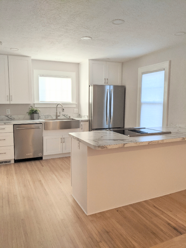1438 Kilbourn St - Photo 3 of 20