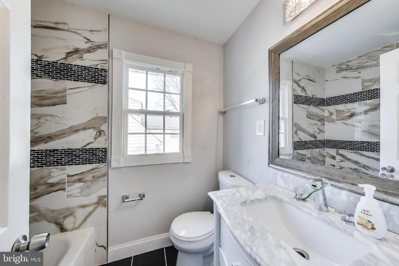10104 51st Ave - Photo 6 of 13