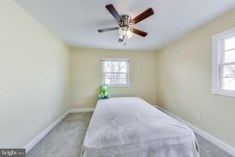 10104 51st Ave - Photo 7 of 13