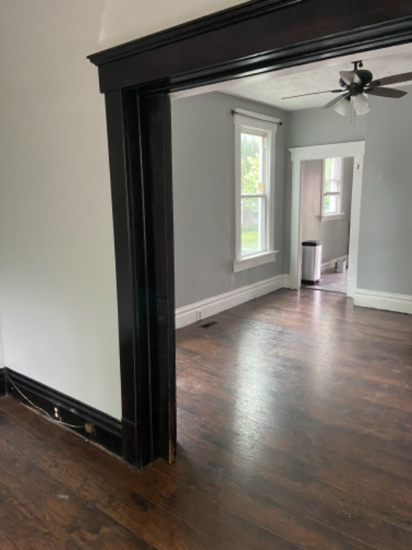 818 W Rich St - Photo 2 of 9