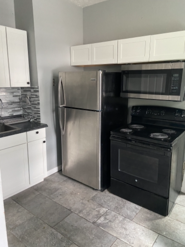 818 W Rich St - Photo 5 of 9