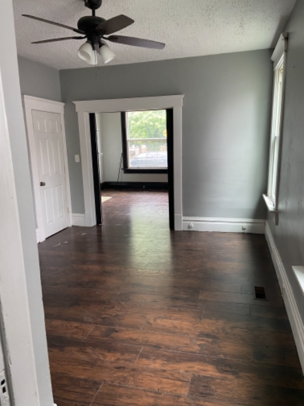 818 W Rich St - Photo 6 of 9
