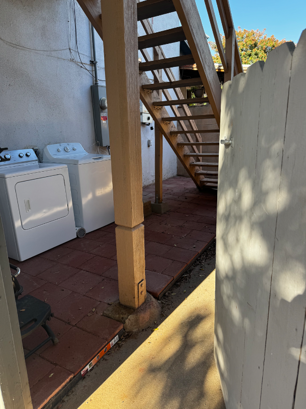 1030 Fern St - Photo 3 of 10
