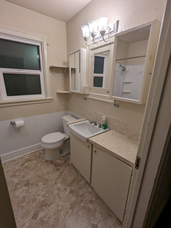 1220 Sw E Ave #A2 - Photo 4 of 4