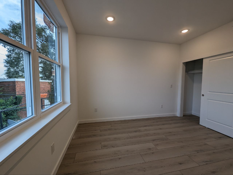 147 N Gross St #4 - Photo 6 of 9