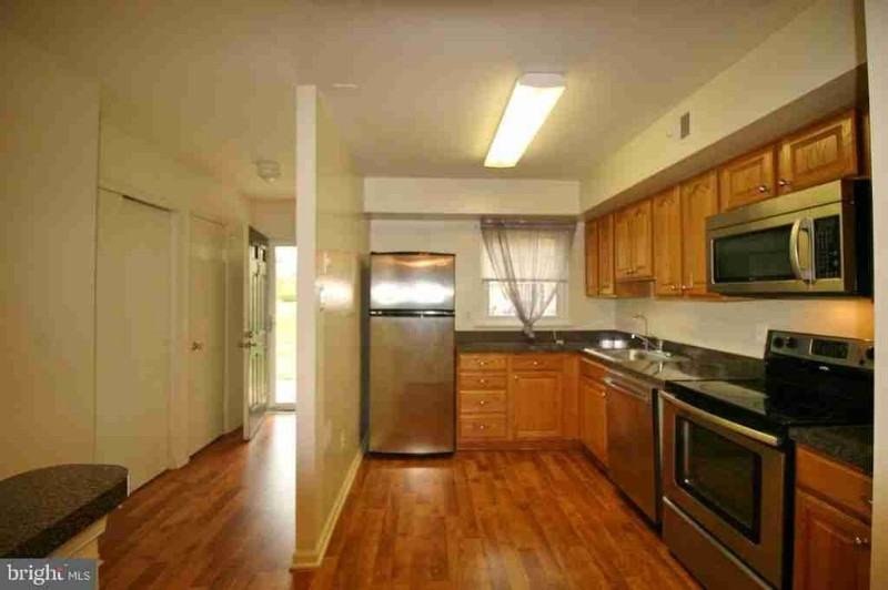 38 Barclay Ct - Photo 3 of 12