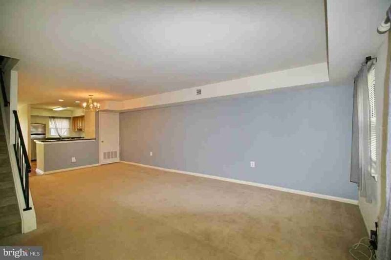 38 Barclay Ct - Photo 5 of 12