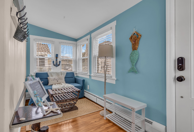 227 Bay Ter - Photo 3 of 20