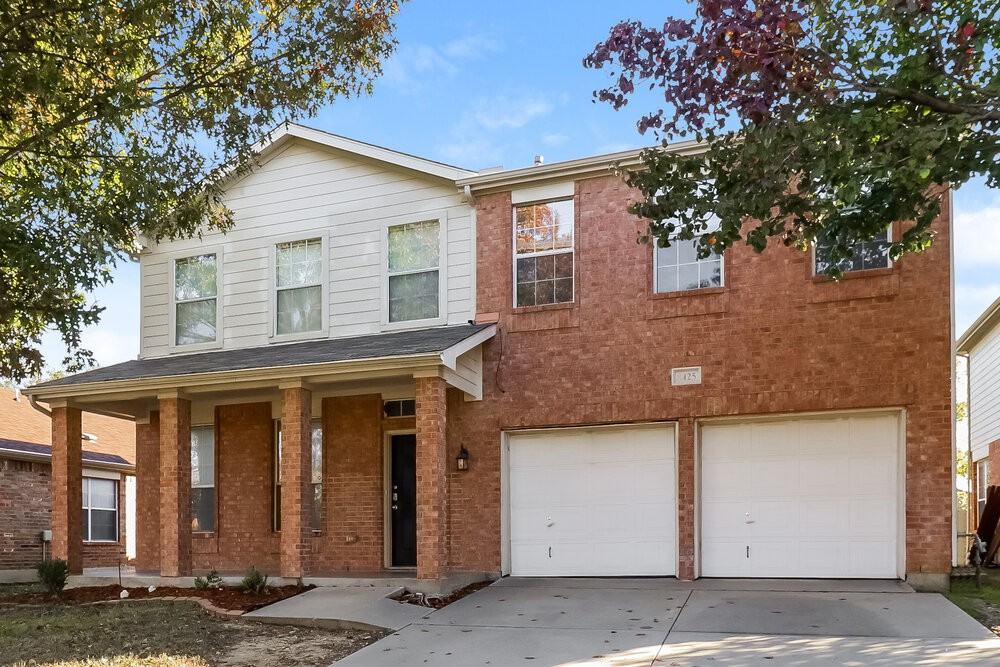 8425 Vicksburg Ln - Photo 4 of 17