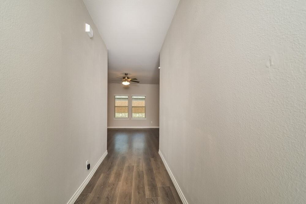 403 Gallop Dr - Photo 5 of 15