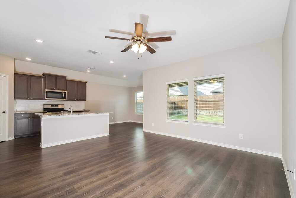 403 Gallop Dr - Photo 6 of 15