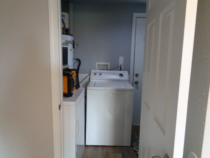 6719 47th Ave Ne #B - Photo 2 of 12