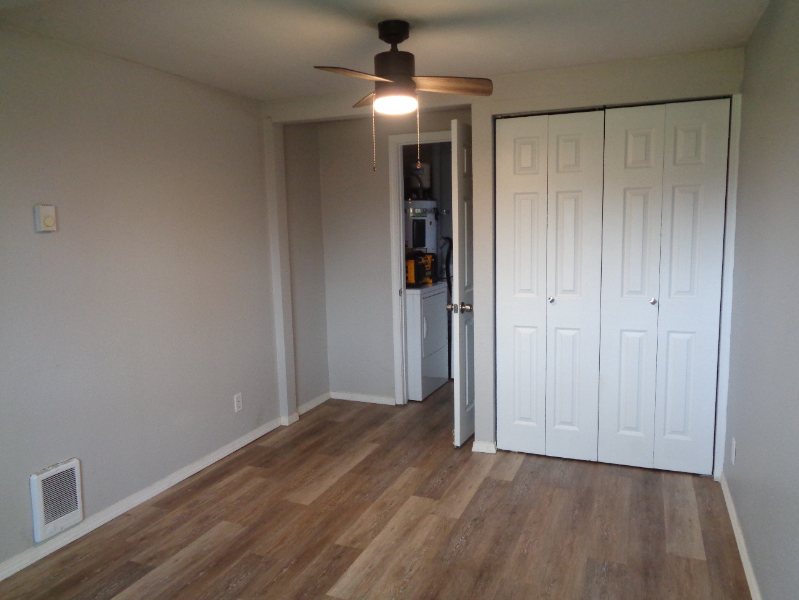 6719 47th Ave Ne #B - Photo 4 of 12