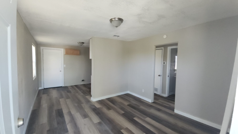 1033 Franklin St - Photo 6 of 12