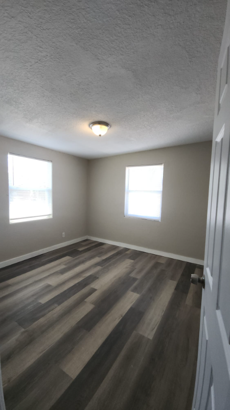 1033 Franklin St - Photo 7 of 12