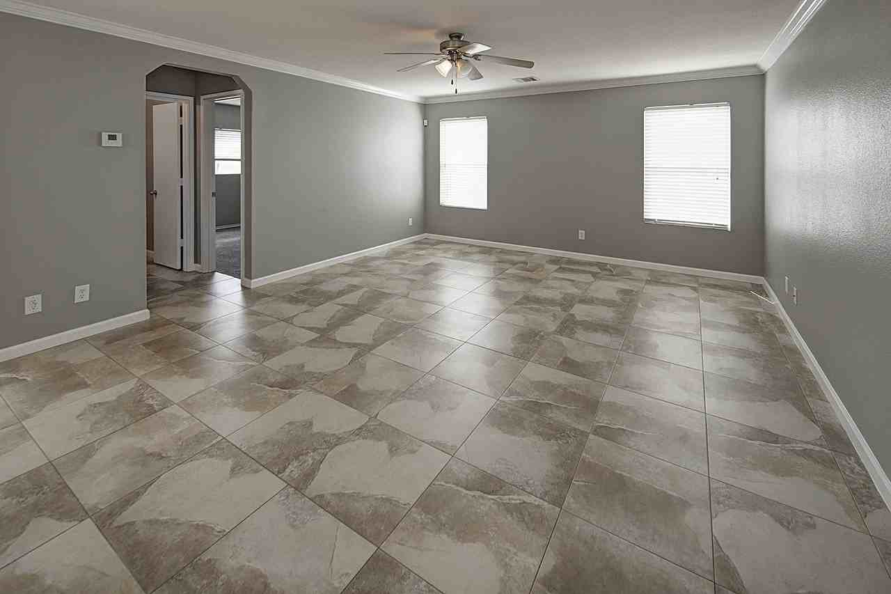 3515 Alamo Grns - Photo 2 of 20