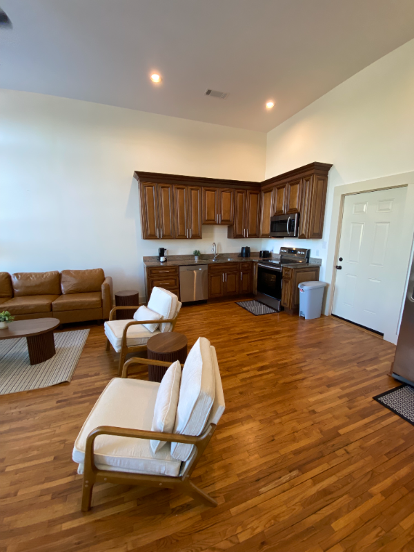 605/607 E Commerce St #102 - Photo 4 of 13