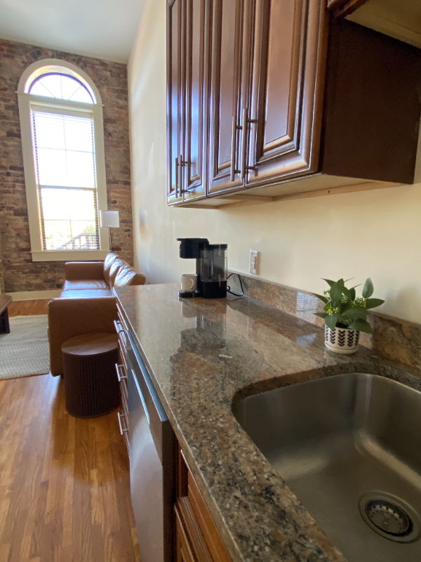 605/607 E Commerce St #102 - Photo 7 of 13