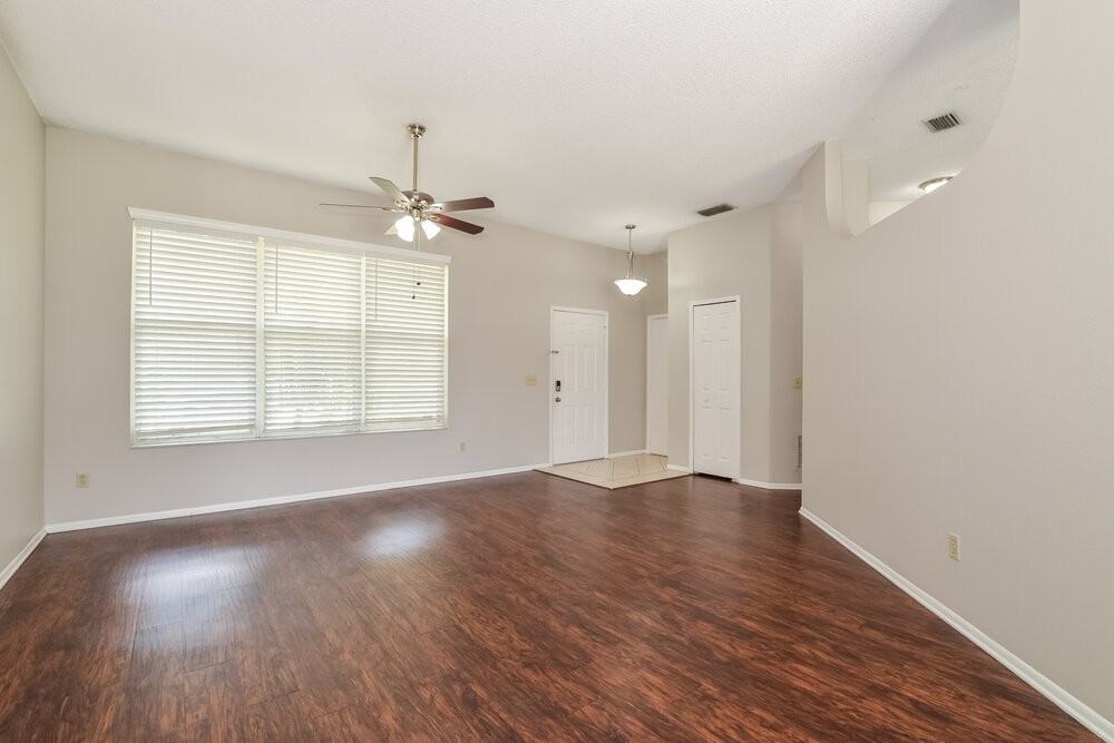 1176 Countrywind Dr - Photo 5 of 19