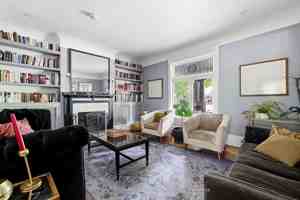 featured image of 33 Albany Avenue