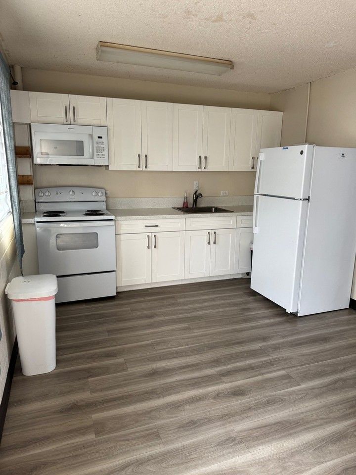 1099 Green St #203 - Photo 7 of 15