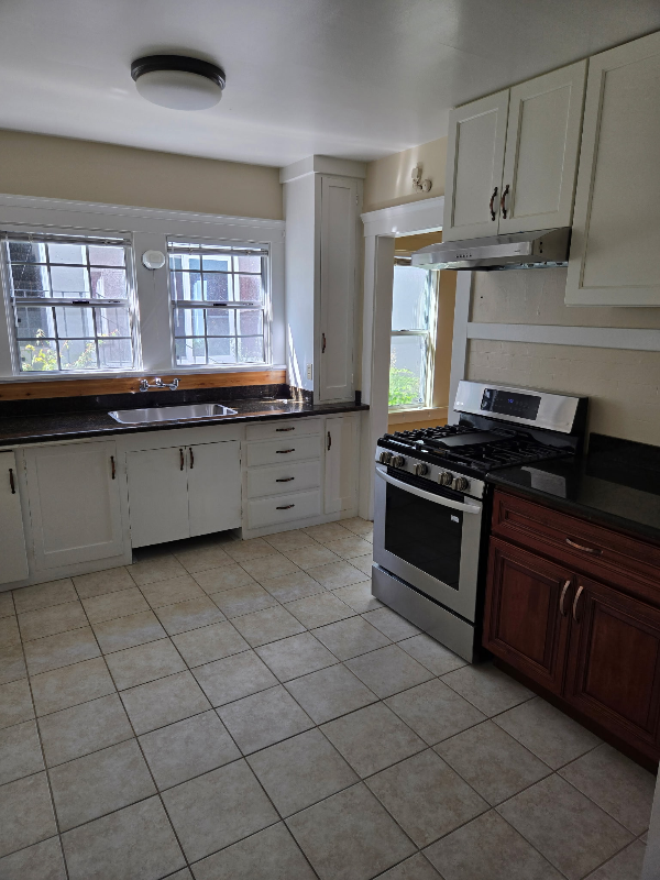 203 Howard St #2 - Photo 5 of 10
