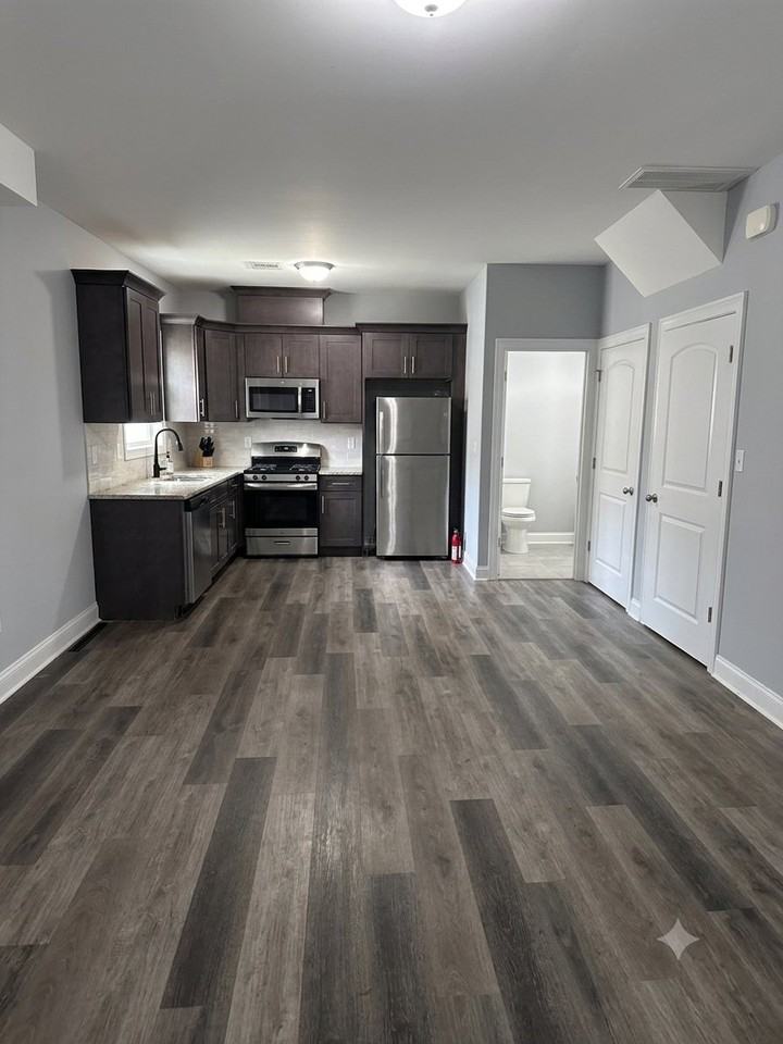 331 Bond St #3 - Photo 3 of 10
