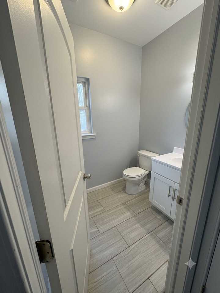 331 Bond St #3 - Photo 4 of 10