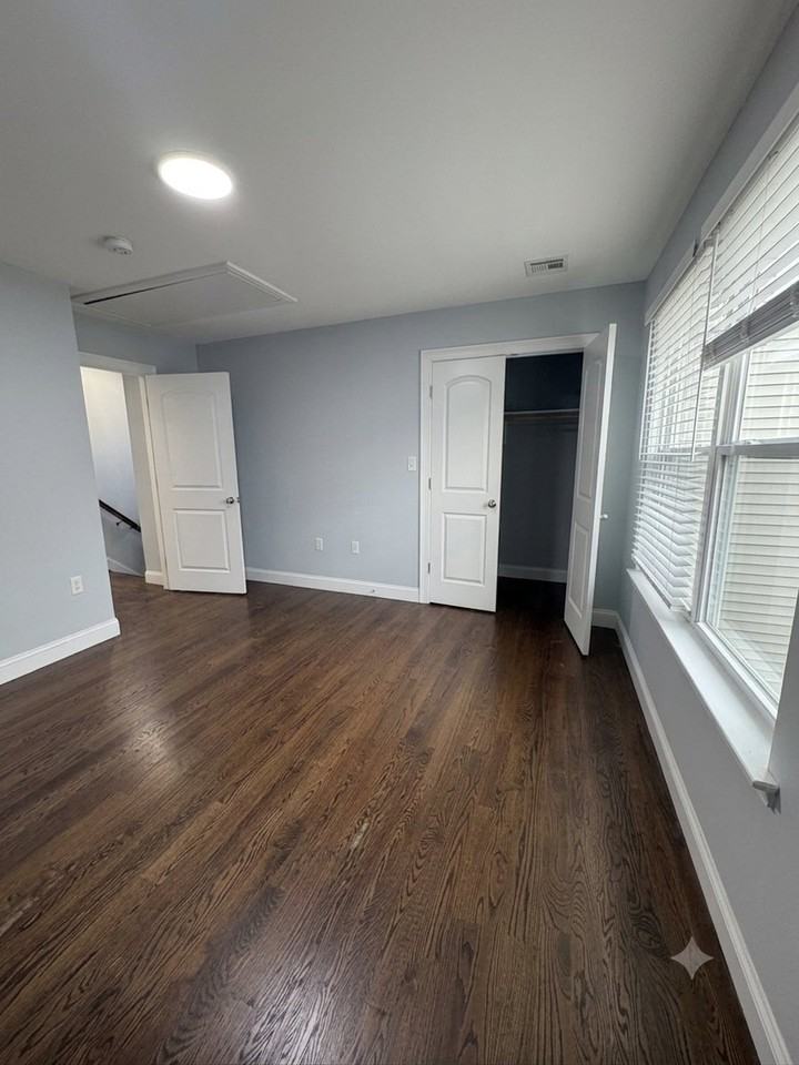 331 Bond St #3 - Photo 6 of 10