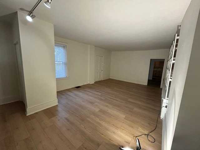 231 W 14th St #1 - Photo 2 of 20