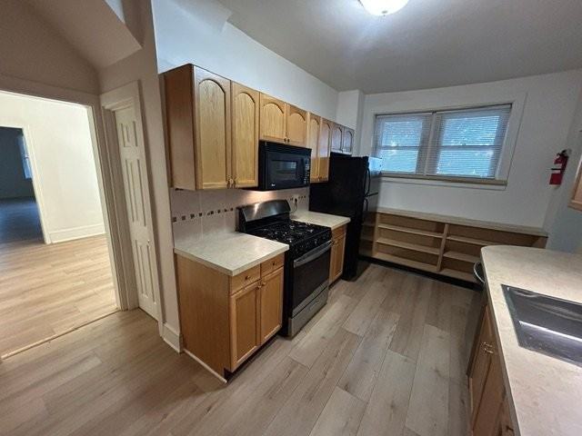 231 W 14th St #1 - Photo 5 of 20