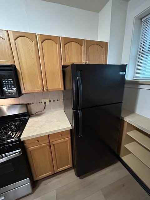 231 W 14th St #1 - Photo 7 of 20