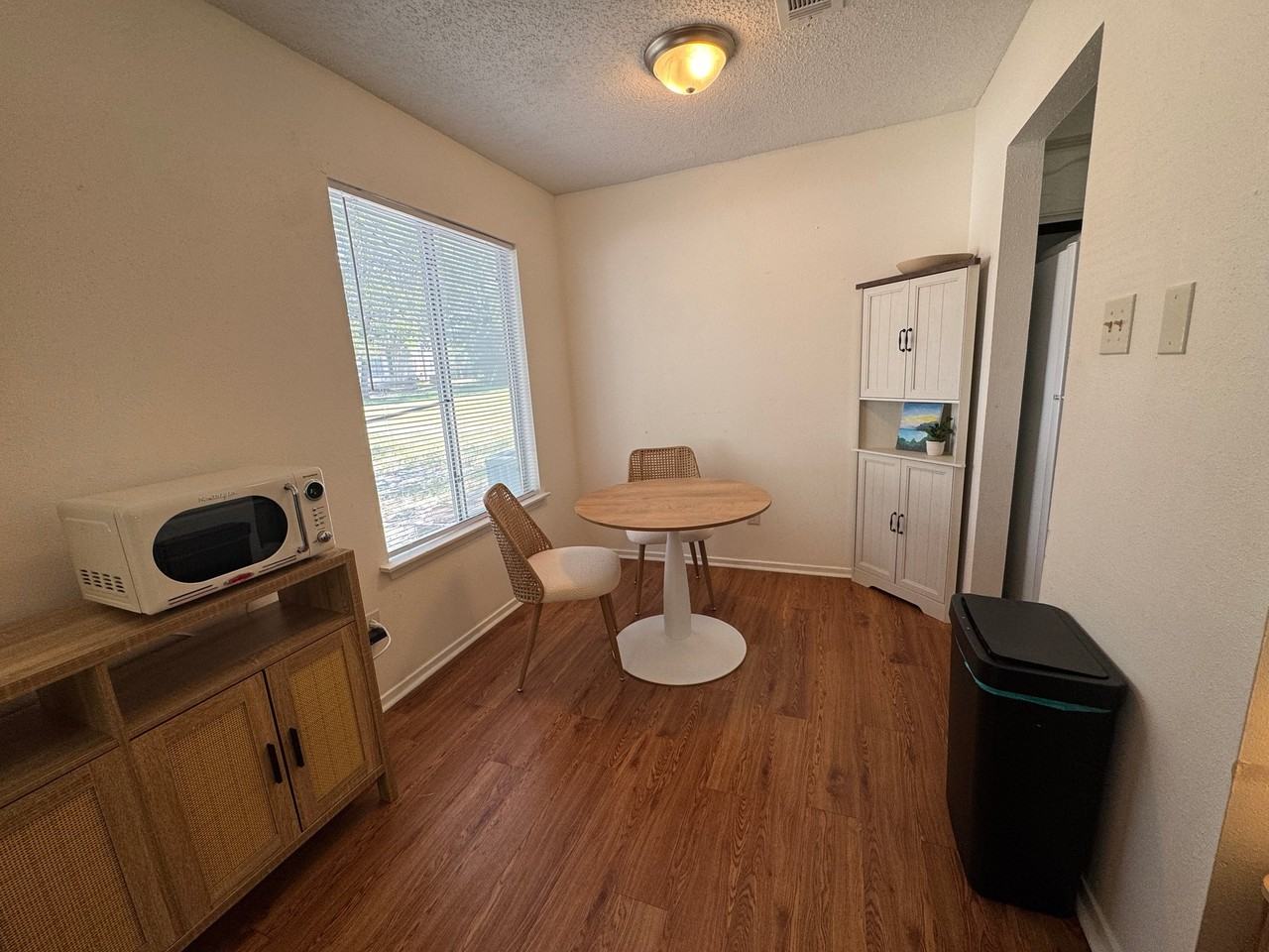 3202 Cougar Trl #C - Photo 4 of 20