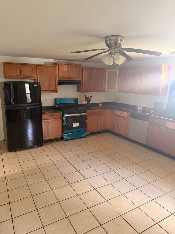 926 Norwood St - Photo 5 of 18