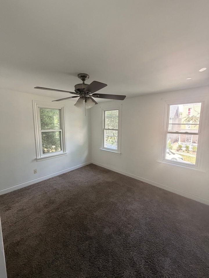 926 Norwood St - Photo 6 of 18