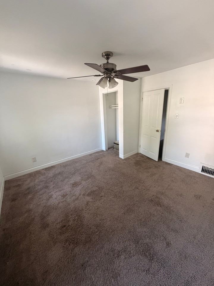 926 Norwood St - Photo 7 of 18