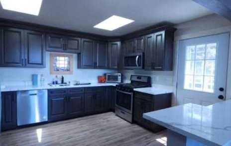 2210 E 11th St - Photo 4 of 11