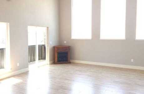 2210 E 11th St - Photo 5 of 11