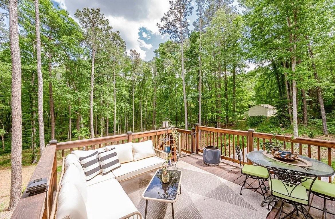 421 Pagebrook Dr - Photo 2 of 16