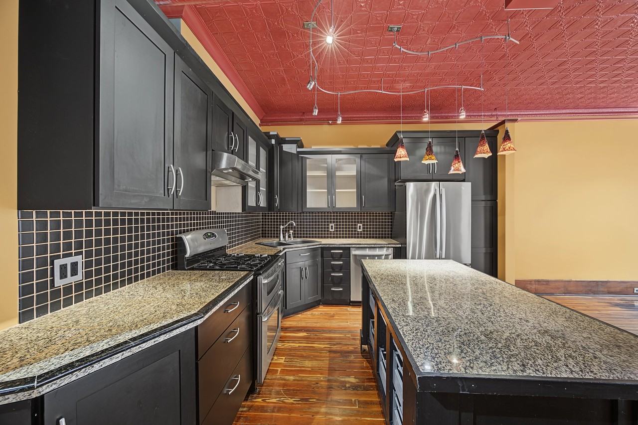 318 N Main St #A - Photo 3 of 17