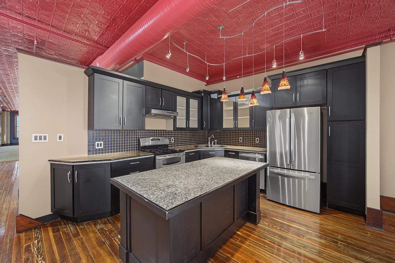 318 N Main St #A - Photo 5 of 17