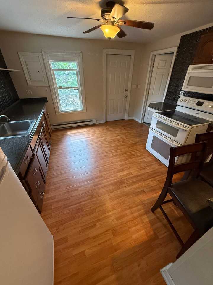 4 Pequot Rd #1stFLC - Photo 2 of 11