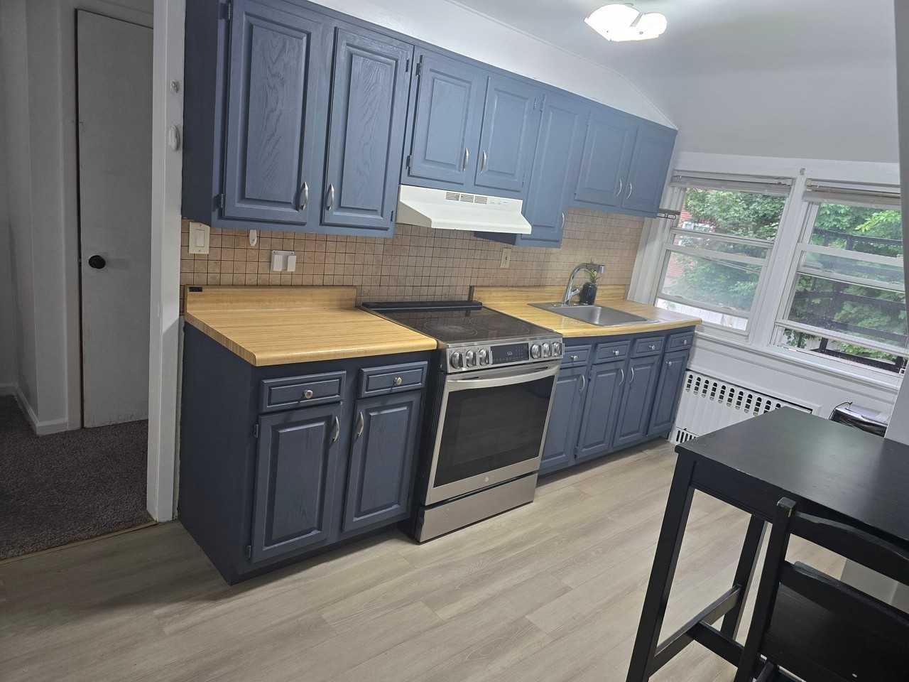 46 Parkview Ave #46-2ndFL - Photo 3 of 9