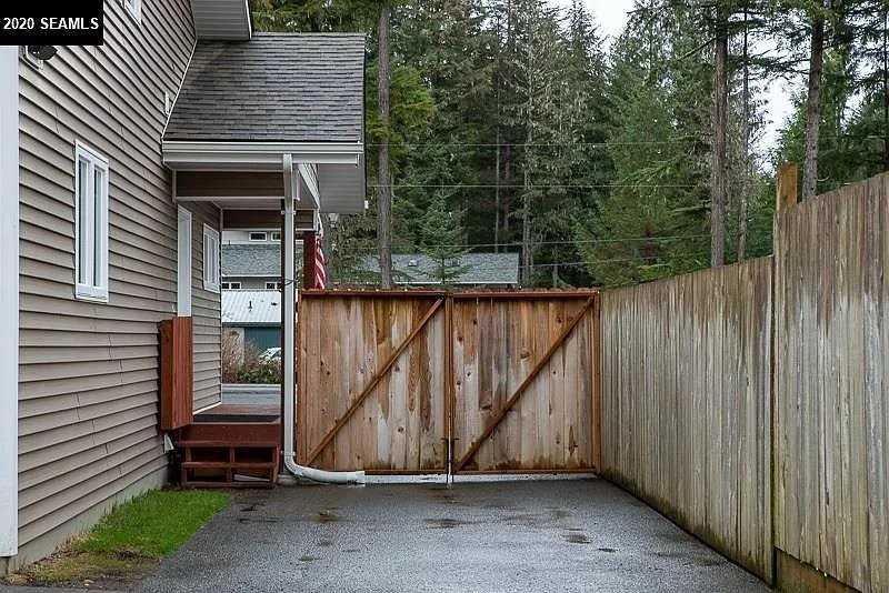 4345 Windfall Ave - Photo 3 of 9