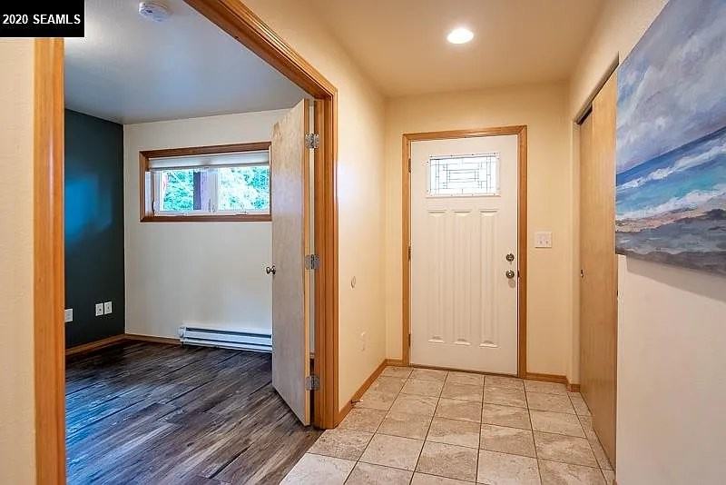 4345 Windfall Ave - Photo 4 of 9