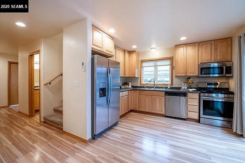4345 Windfall Ave - Photo 6 of 9