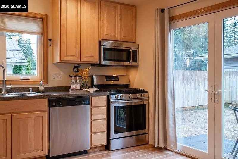 4345 Windfall Ave - Photo 7 of 9