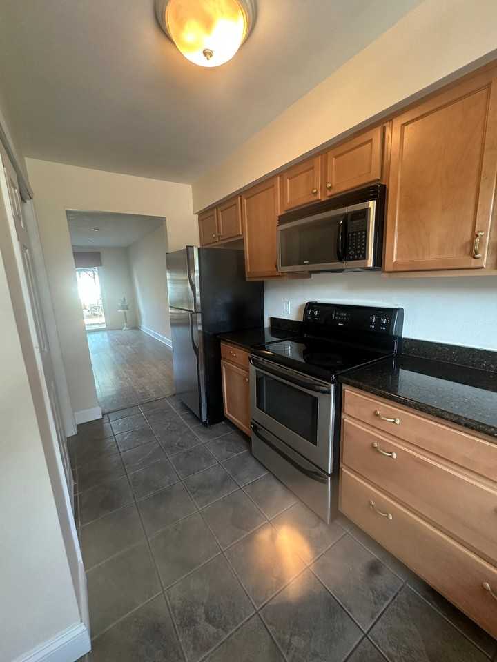 914 C Ave - Photo 2 of 20