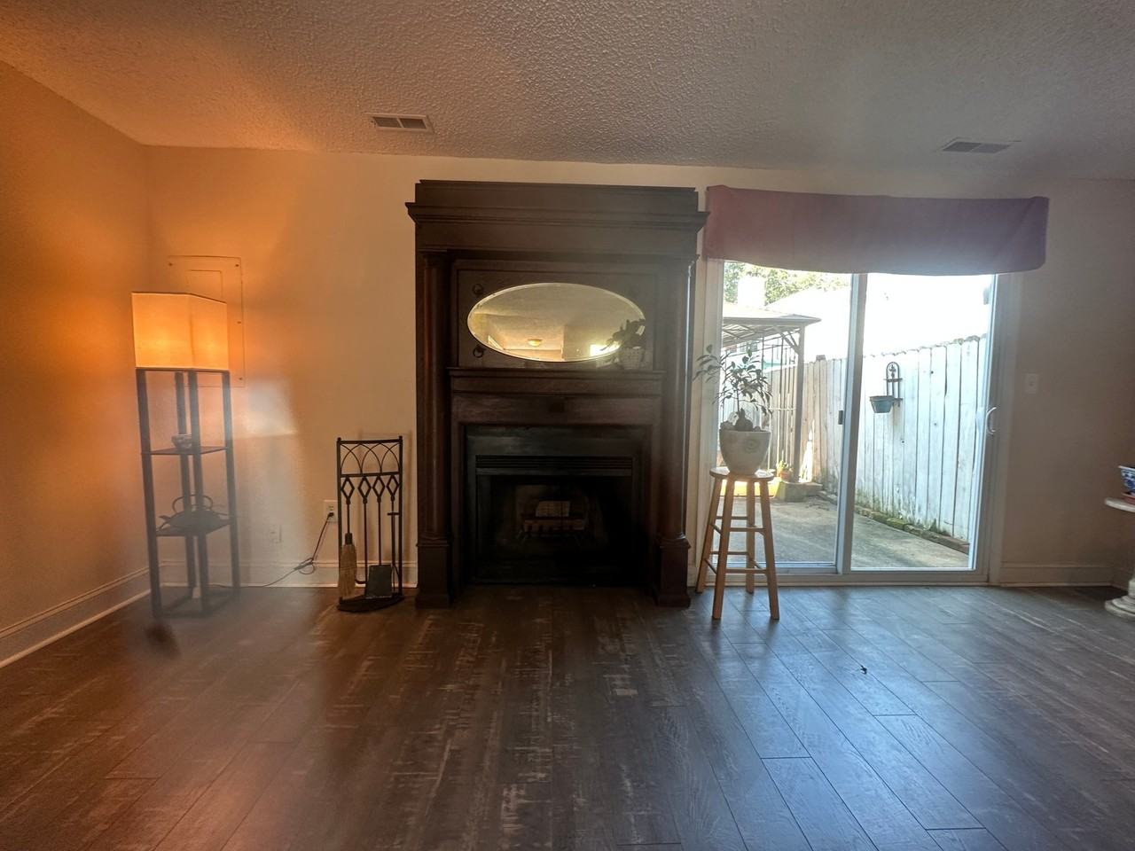914 C Ave - Photo 6 of 20